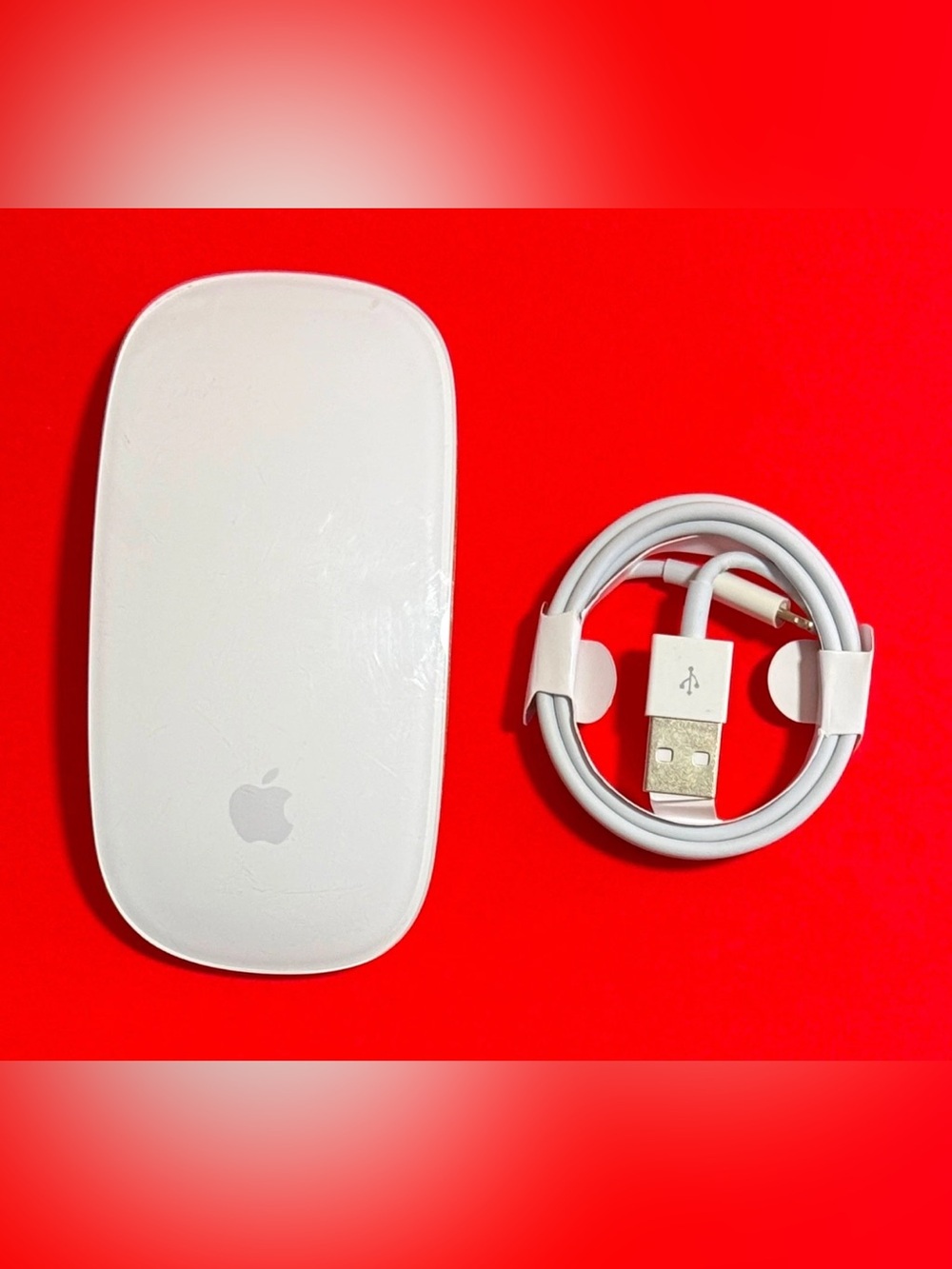 Apple A1657 Magic Mouse 2 Wireless Mousep  White & Silver  w/ USB-A to Lightning